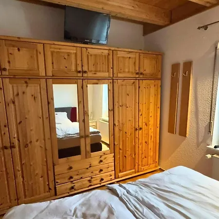 In With Ski-storage *