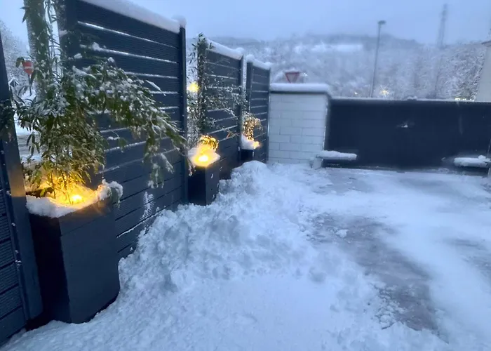 In With Ski-storage *